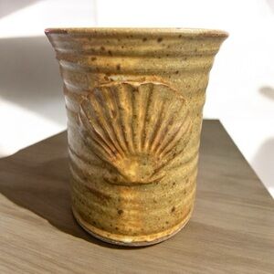 SAMEK POTTERY Hand
Turned Artist Signed planter pot